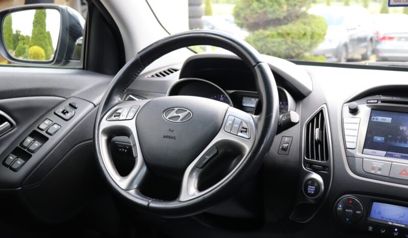HYUNDAI ix35  | 2015 | 115 KM | 1685cm3 | Czarny full