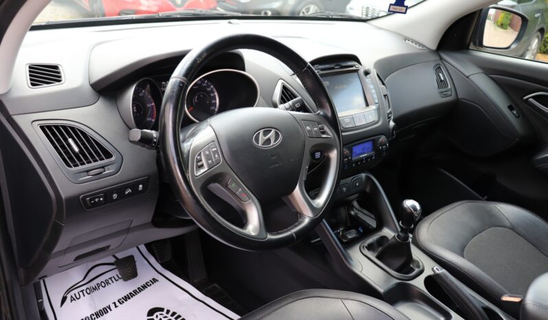 HYUNDAI ix35  | 2015 | 115 KM | 1685cm3 | Czarny full