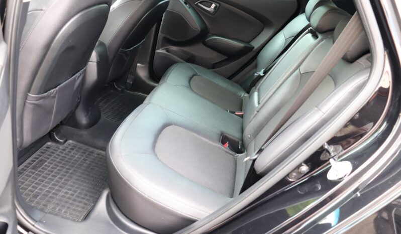 HYUNDAI ix35  | 2015 | 115 KM | 1685cm3 | Czarny full