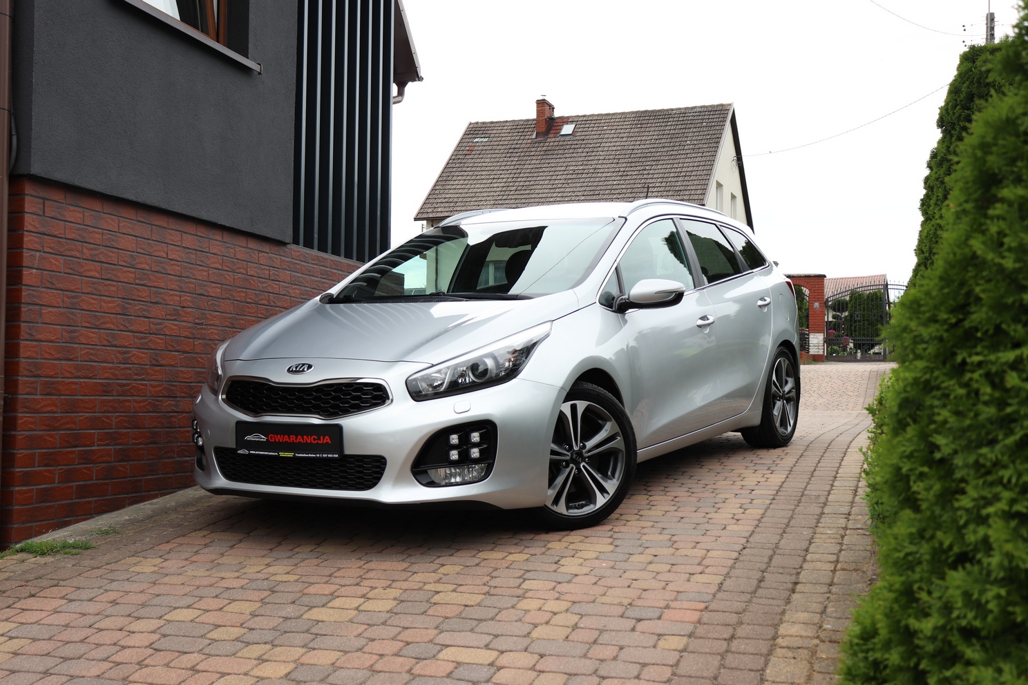 Kia Ceed  | 2015 | 136 Km | 1582Cm3 | Srebrny
