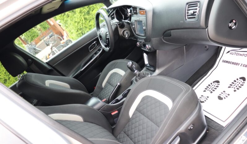 KIA Ceed  | 2015 | 136 KM | 1582cm3 | Srebrny full