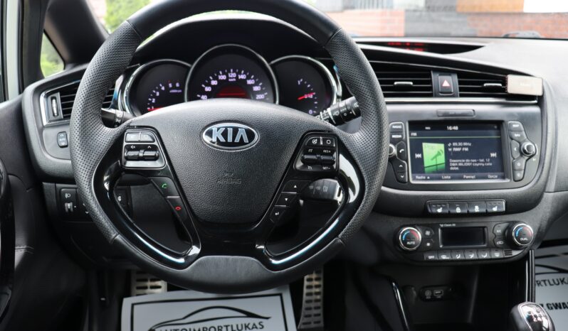 KIA Ceed  | 2015 | 136 KM | 1582cm3 | Srebrny full