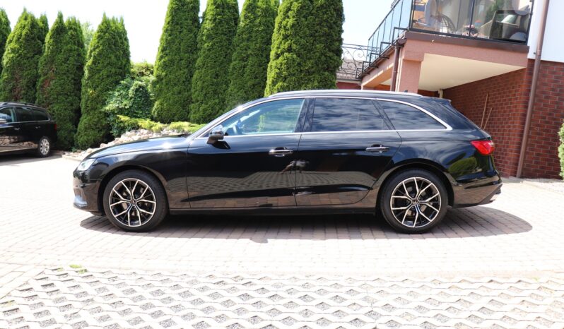 AUDI A4 Avant | 2022 | 163 KM | 1968cm3 | Czarny full
