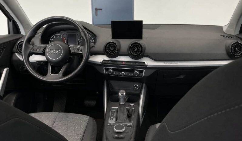AUDI Q2  | 2018 | 150 KM | 1395cm3 | Srebrny full
