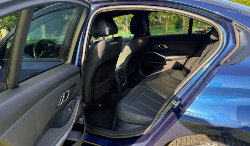 BMW Seria 3 | RWD (tył) | Automatyczna | 184 KM | Granatowy full