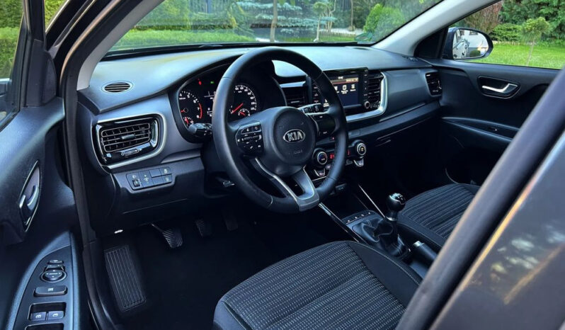 KIA Stonic  | FWD (przód) | Manualna | 84 KM | Szary full