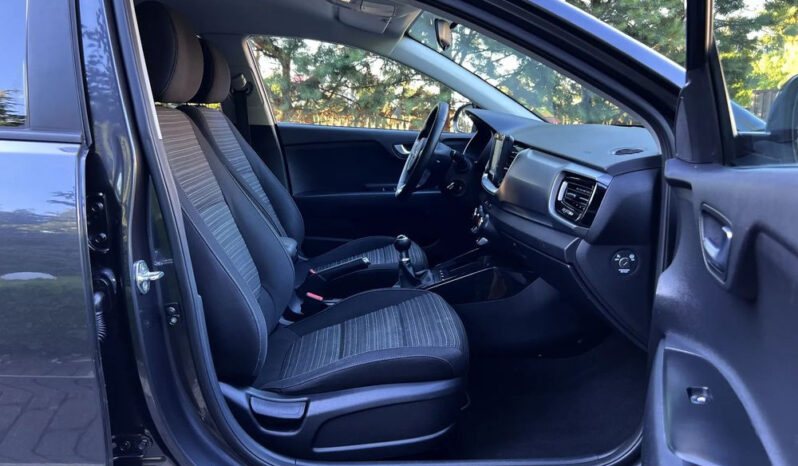 KIA Stonic  | FWD (przód) | Manualna | 84 KM | Szary full