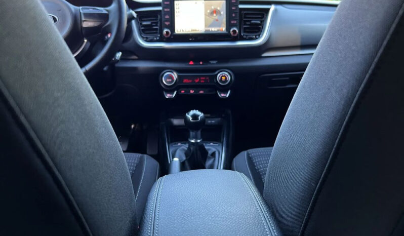 KIA Stonic  | FWD (przód) | Manualna | 84 KM | Szary full