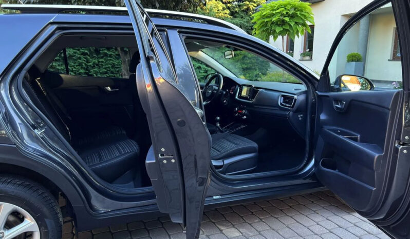 KIA Stonic  | FWD (przód) | Manualna | 84 KM | Szary full