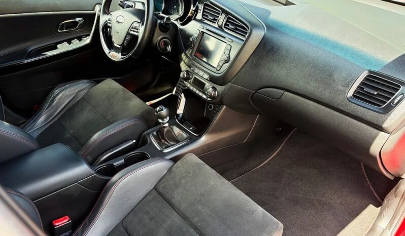 KIA Ceed  | FWD (przód) | Manualna | 204 KM | Czerwony full