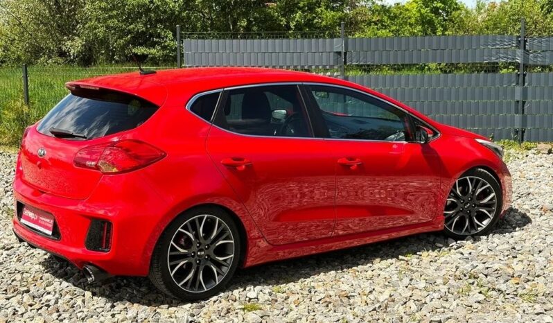KIA Ceed  | FWD (przód) | Manualna | 204 KM | Czerwony full