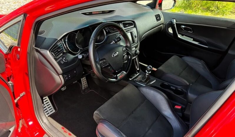 KIA Ceed  | FWD (przód) | Manualna | 204 KM | Czerwony full