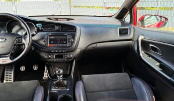 KIA Ceed  | FWD (przód) | Manualna | 204 KM | Czerwony full
