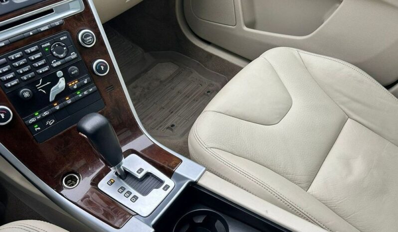 VOLVO XC 60 | 4×4 (doł. automatycznie) | Automatyczna | 205 KM | Niebieski full