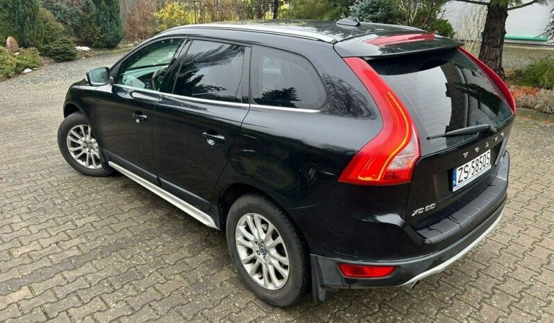VOLVO XC 60 | 4×4 (doł. automatycznie) | Automatyczna | 205 KM | Niebieski full