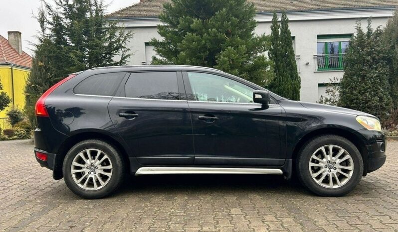 VOLVO XC 60 | 4×4 (doł. automatycznie) | Automatyczna | 205 KM | Niebieski full