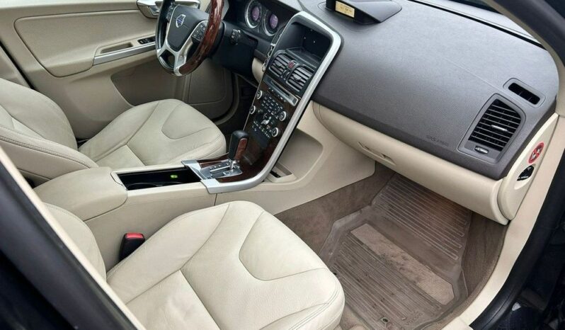 VOLVO XC 60 | 4×4 (doł. automatycznie) | Automatyczna | 205 KM | Niebieski full