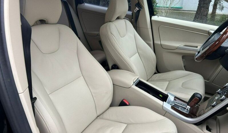 VOLVO XC 60 | 4×4 (doł. automatycznie) | Automatyczna | 205 KM | Niebieski full