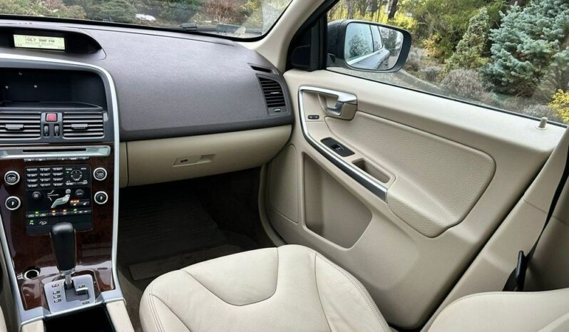 VOLVO XC 60 | 4×4 (doł. automatycznie) | Automatyczna | 205 KM | Niebieski full