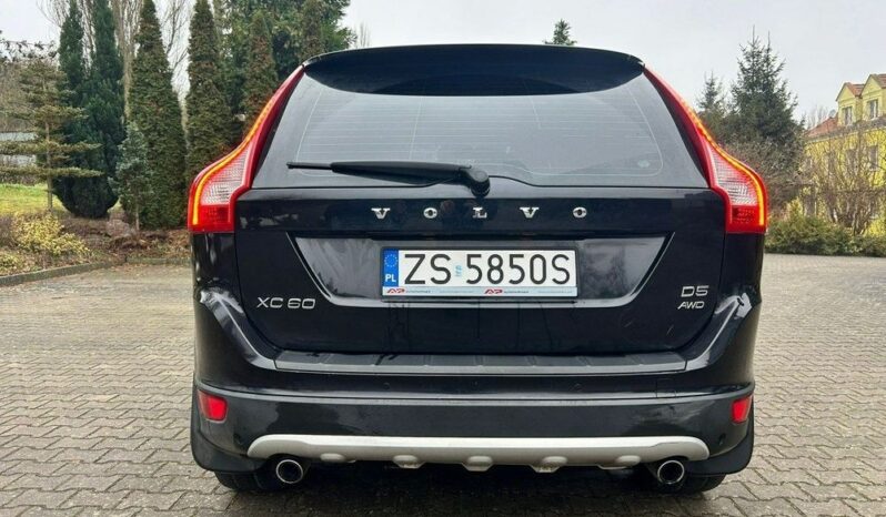 VOLVO XC 60 | 4×4 (doł. automatycznie) | Automatyczna | 205 KM | Niebieski full
