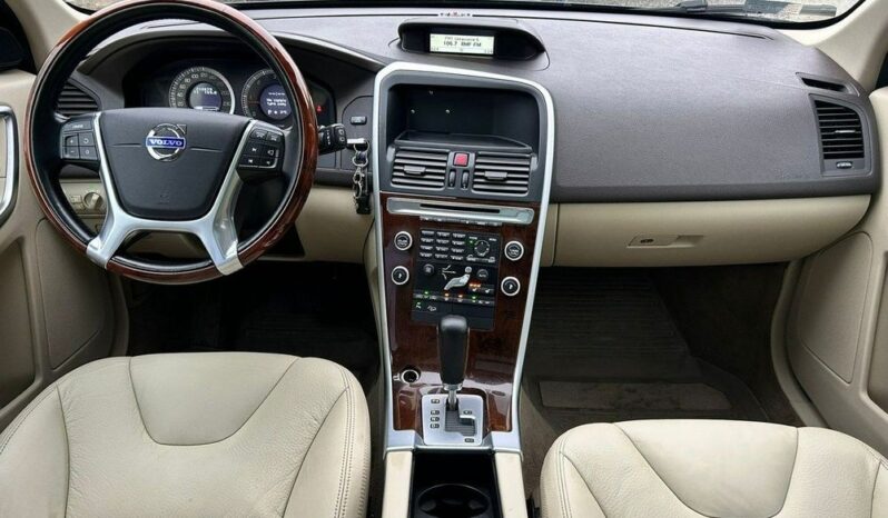VOLVO XC 60 | 4×4 (doł. automatycznie) | Automatyczna | 205 KM | Niebieski full