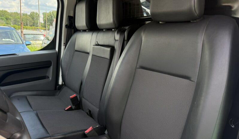 TOYOTA ProAce | FWD (przód) | Manualna | 122 KM | bialy full