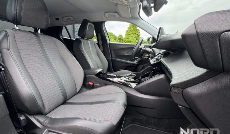 PEUGEOT 2008  | FWD (przód) | Automatyczna | 130 KM | Szary full