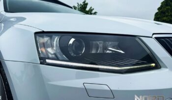 SKODA Octavia  | 4×4 (stały) | Automatyczna | 180 KM | Biały full