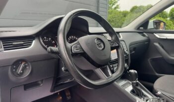 SKODA Octavia  | 4×4 (stały) | Automatyczna | 180 KM | Biały full