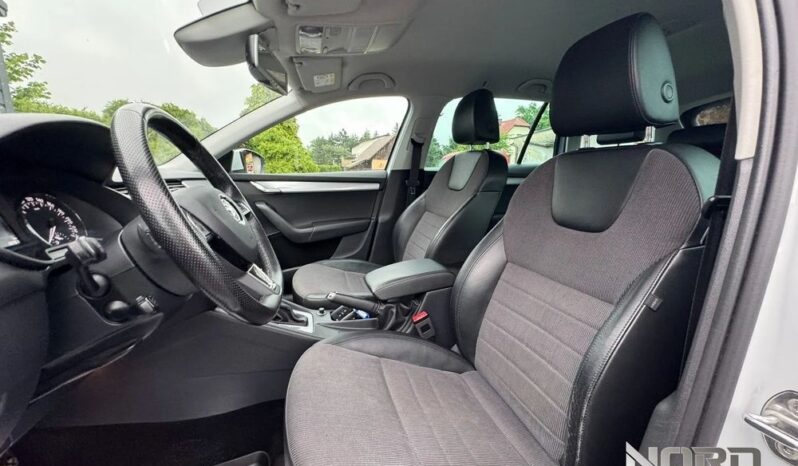 SKODA Octavia  | 4×4 (stały) | Automatyczna | 180 KM | Biały full