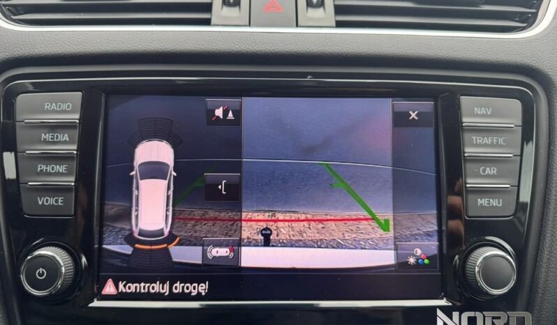 SKODA Octavia  | 4×4 (stały) | Automatyczna | 180 KM | Biały full