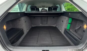 SKODA Octavia  | 4×4 (stały) | Automatyczna | 180 KM | Biały full