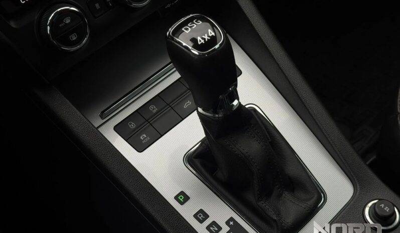 SKODA Octavia  | 4×4 (stały) | Automatyczna | 180 KM | Biały full