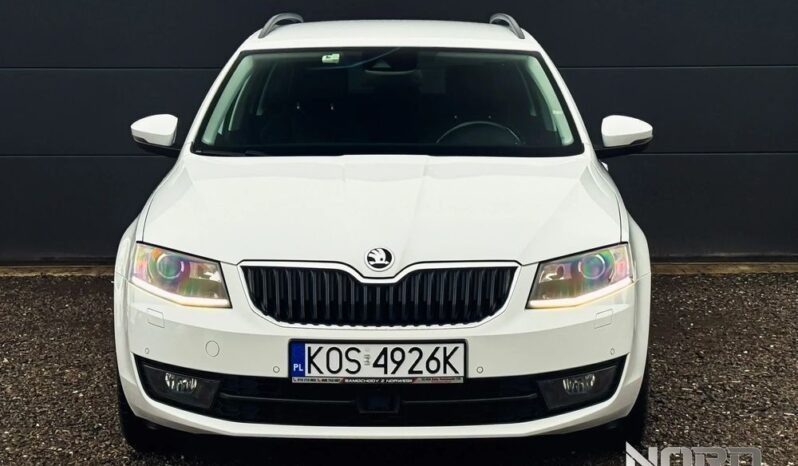 SKODA Octavia  | 4×4 (stały) | Automatyczna | 180 KM | Biały full