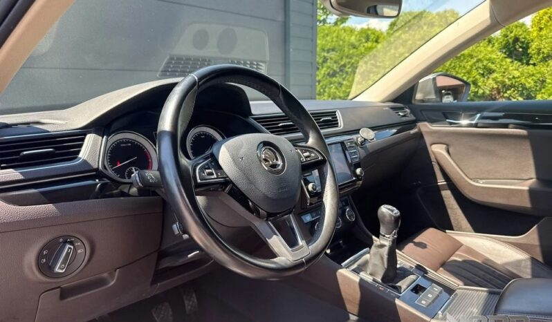 SKODA Superb  | 4×4 (stały) | Manualna | 150 KM | Beżowy full