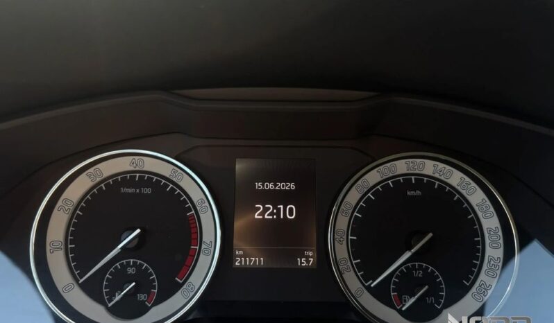 SKODA Superb  | 4×4 (stały) | Manualna | 150 KM | Beżowy full