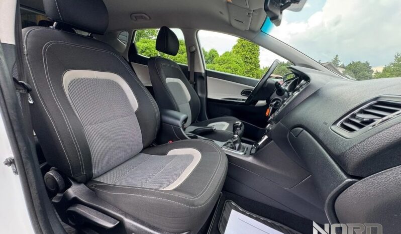 KIA Ceed  | FWD (przód) | Manualna | 100 KM | Biały full