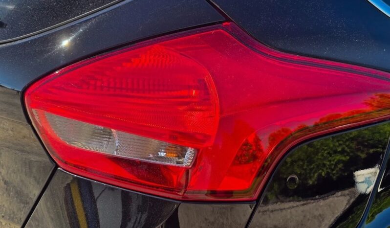 FORD Focus  | FWD (przód) | Manualna | 125 KM | Czarny full