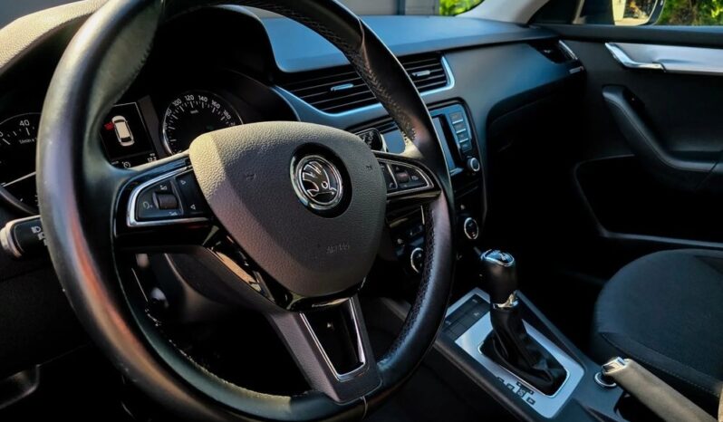 SKODA Octavia  | 4×4 (stały) | Automatyczna | 180 KM | Granatowy full