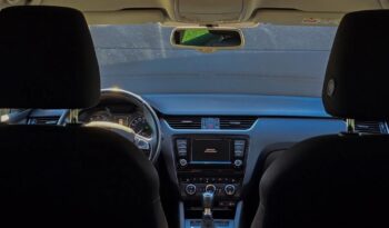 SKODA Octavia  | 4×4 (stały) | Automatyczna | 180 KM | Granatowy full