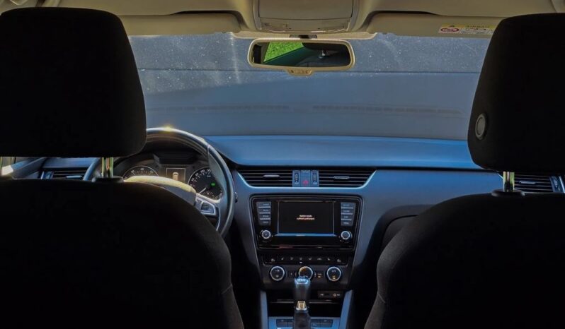 SKODA Octavia  | 4×4 (stały) | Automatyczna | 180 KM | Granatowy full