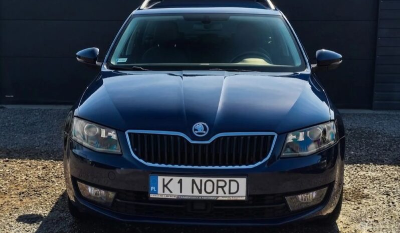 SKODA Octavia  | 4×4 (stały) | Automatyczna | 180 KM | Granatowy full