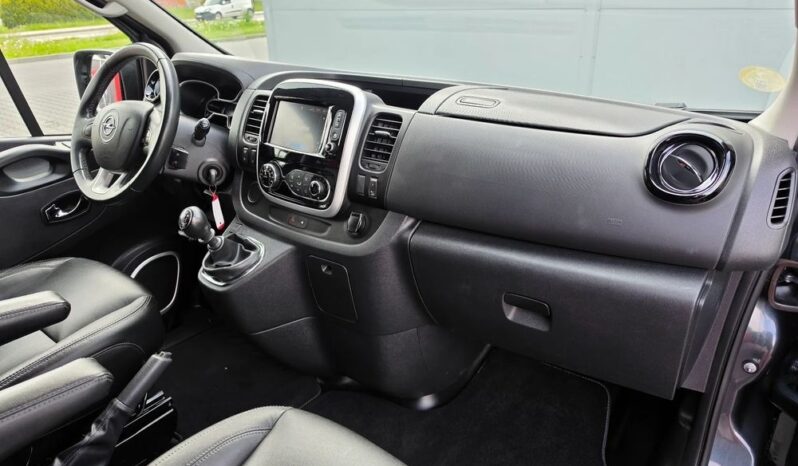 OPEL Vivaro | FWD (przód) | Manualna | 145 KM | Szary full