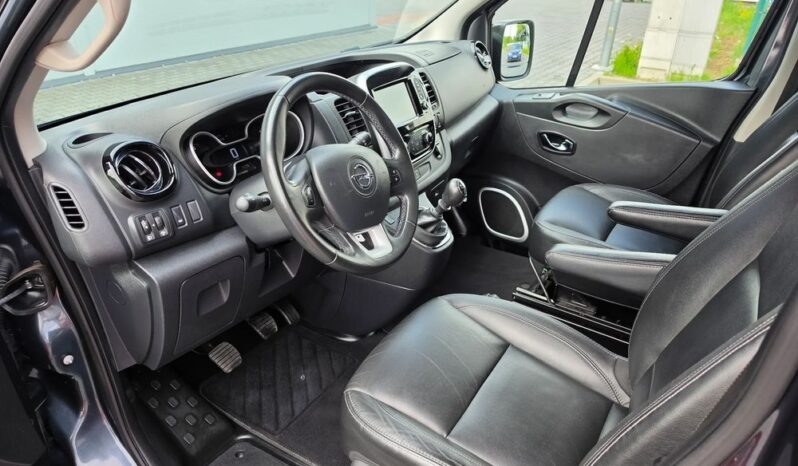 OPEL Vivaro | FWD (przód) | Manualna | 145 KM | Szary full