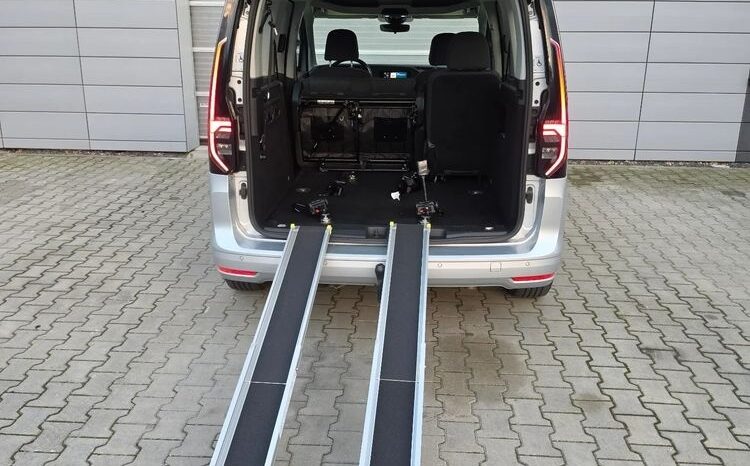 VOLKSWAGEN Caddy | FWD (przód) | Automatyczna | 122 KM | Srebrny full