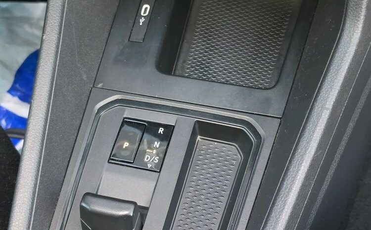 VOLKSWAGEN Caddy | FWD (przód) | Automatyczna | 122 KM | Srebrny full