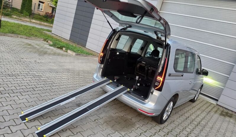 VOLKSWAGEN Caddy | FWD (przód) | Automatyczna | 122 KM | Srebrny full