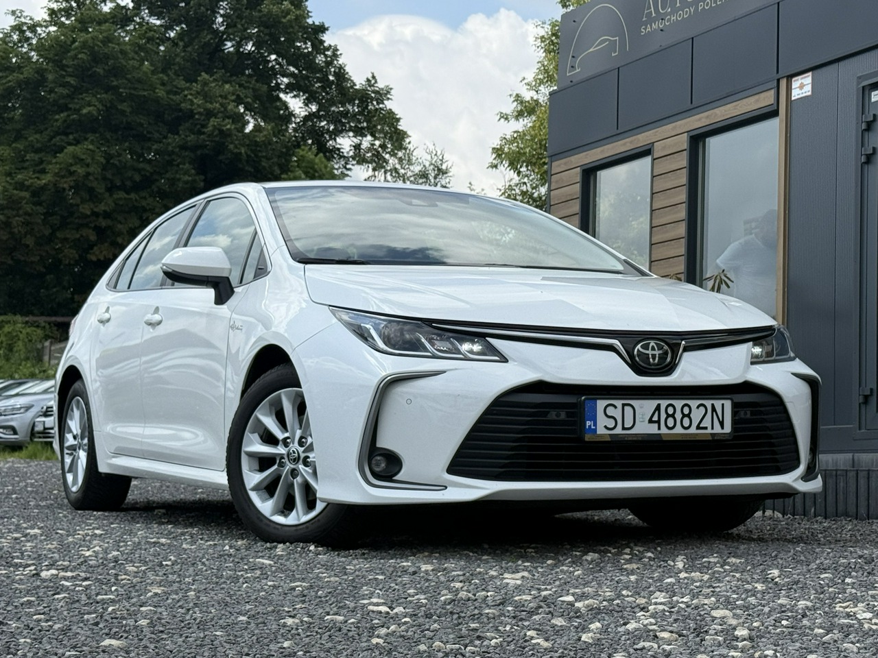Toyota Corolla  | Fwd (Przód) | Automatyczna | 125 Km | Bialy