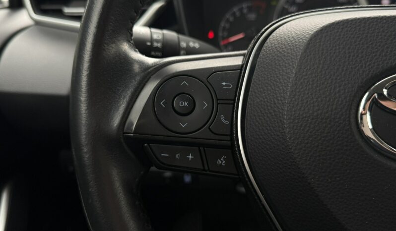 TOYOTA Corolla  | FWD (przód) | Manualna | 125 KM | bialy full