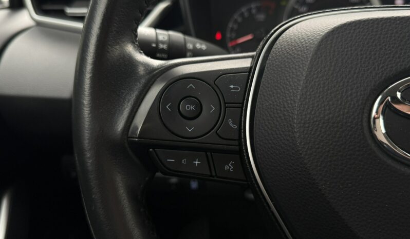 TOYOTA Corolla  | przedni | Manualna | 125 KM | bialy full